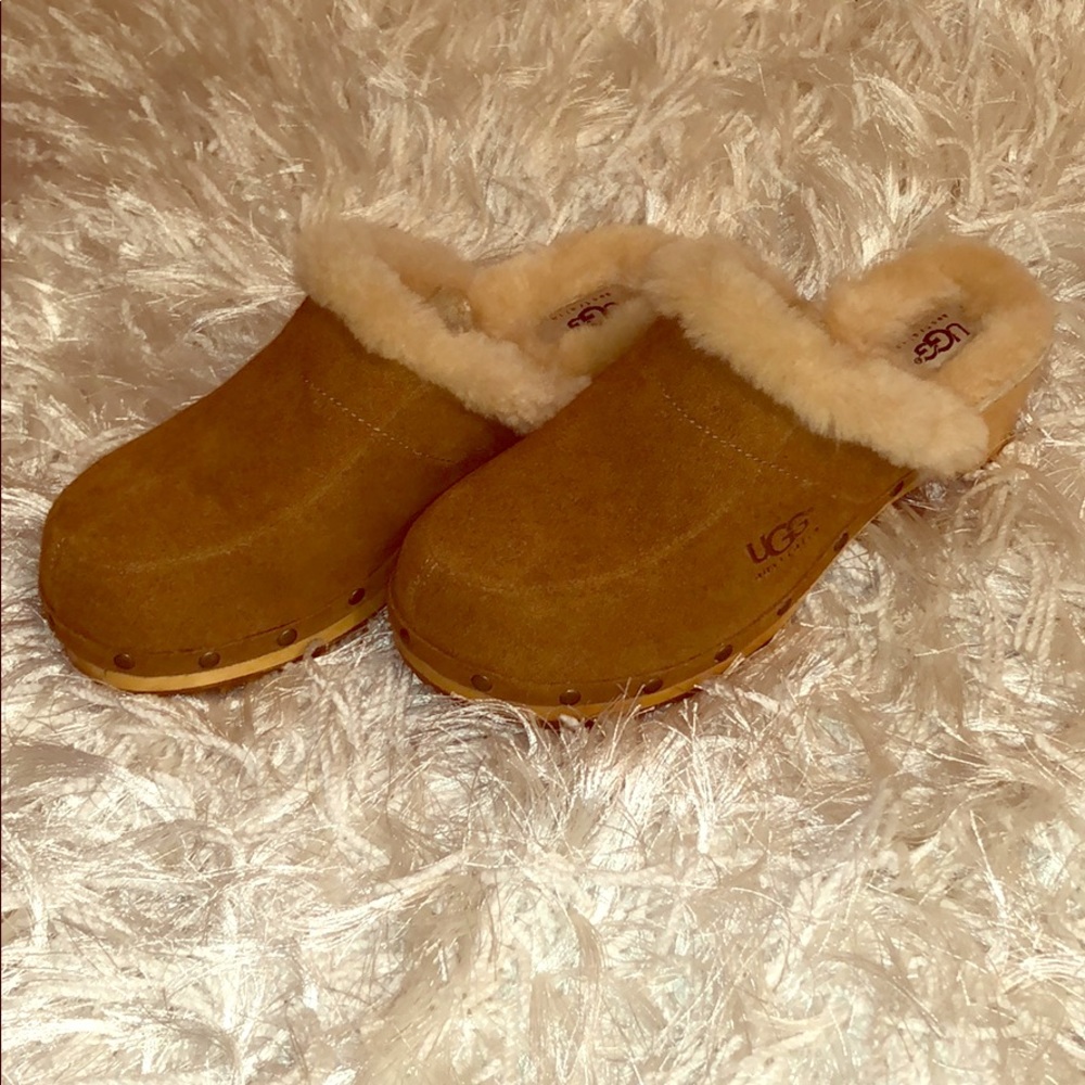 NWOT Ugg Australia heeled clogs size 8
